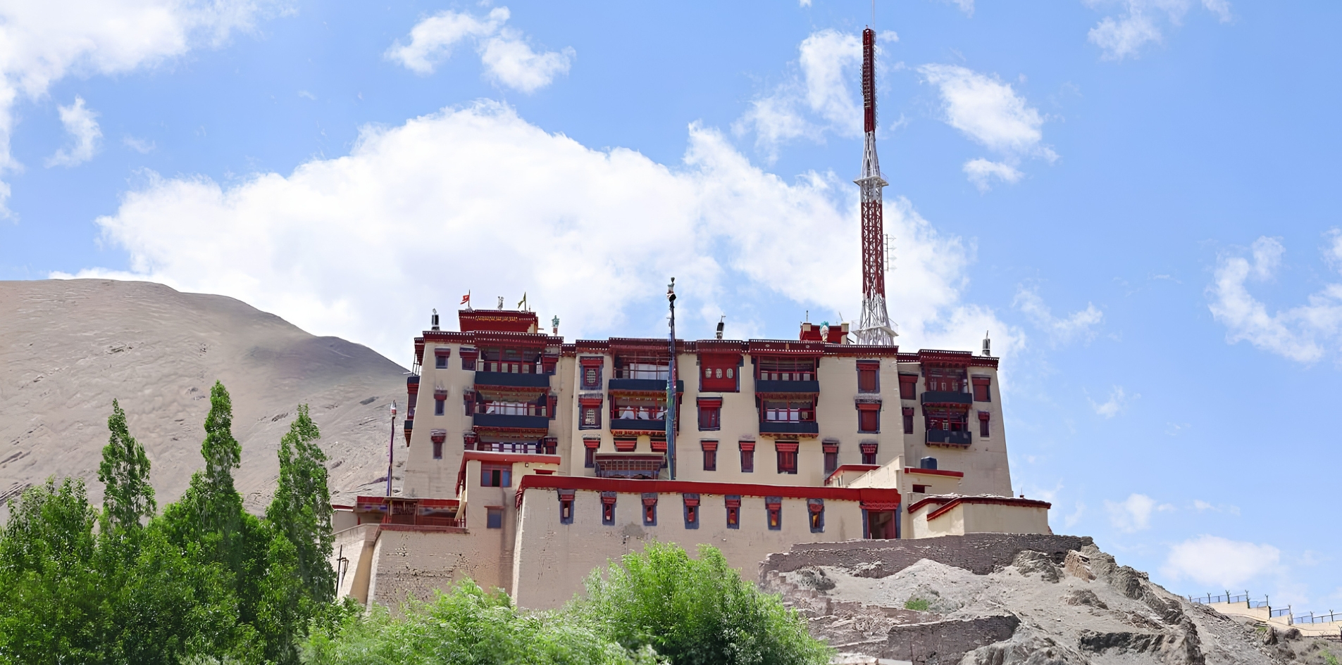 Day 8 – Royal Treasures & Tibetan Artisans