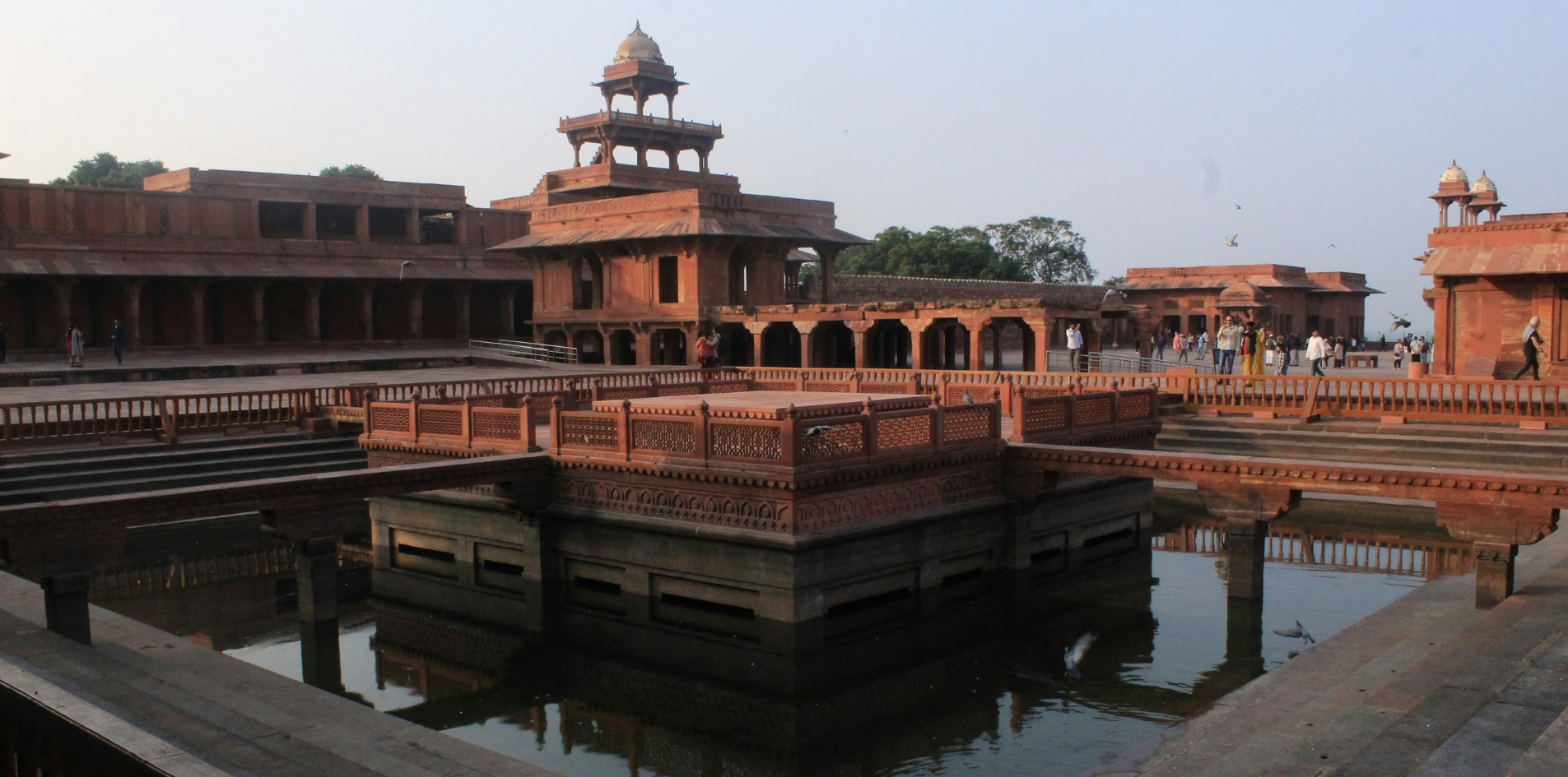 Day 12: Jaipur – Fatehpur Sikri – Agra (230km)