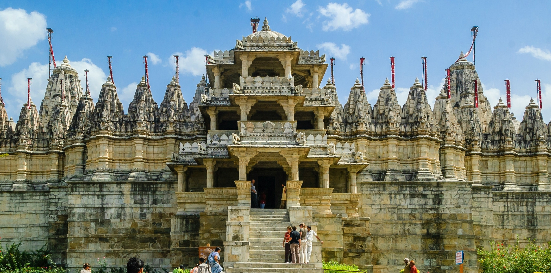 Day 08: Mount Abu – Ranakpur – Udaipur (260km)