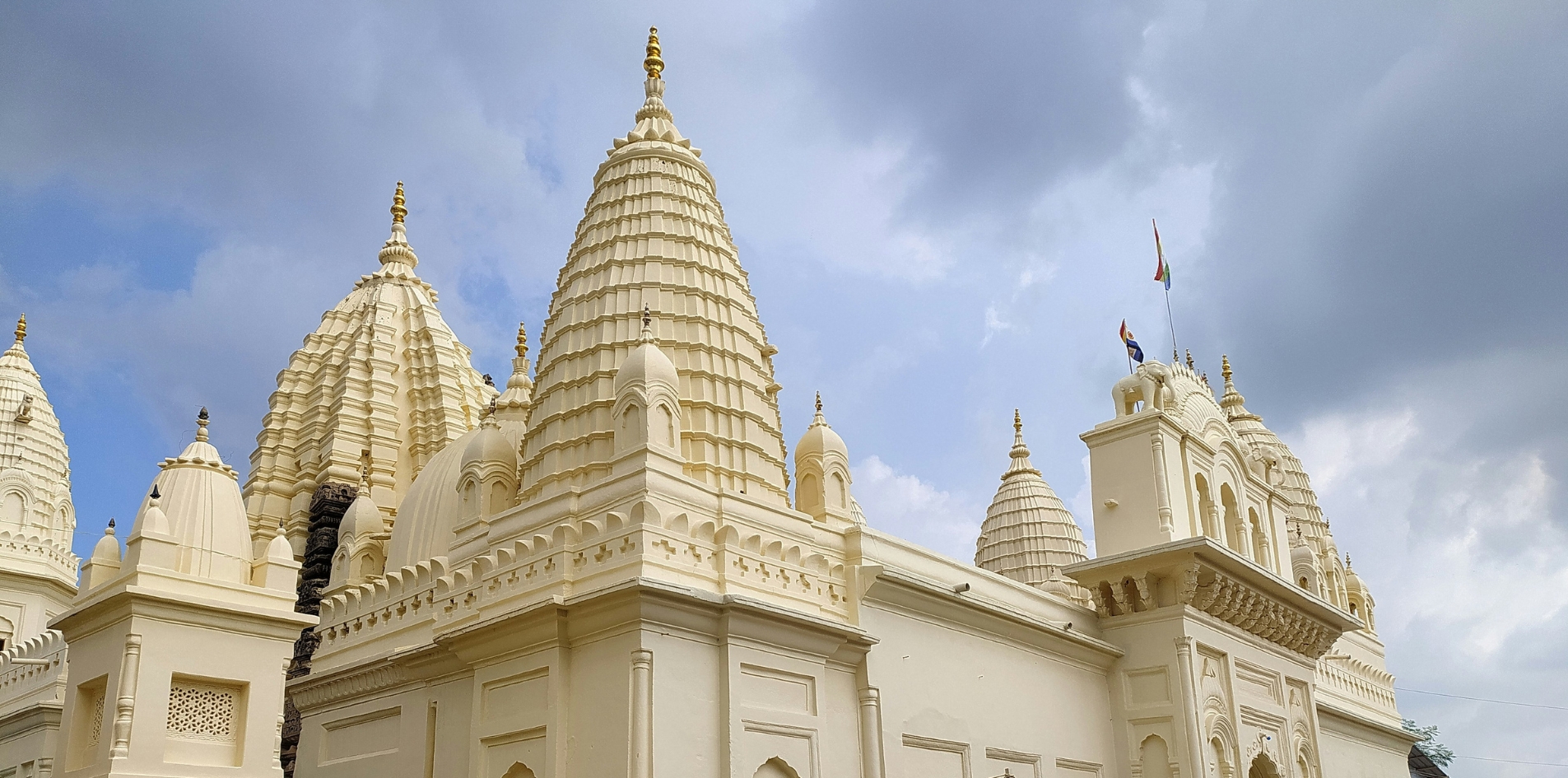 Day 9 – Khajuraho ? Varanasi (by air)